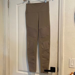 NWT Alo high waisted moto leggings